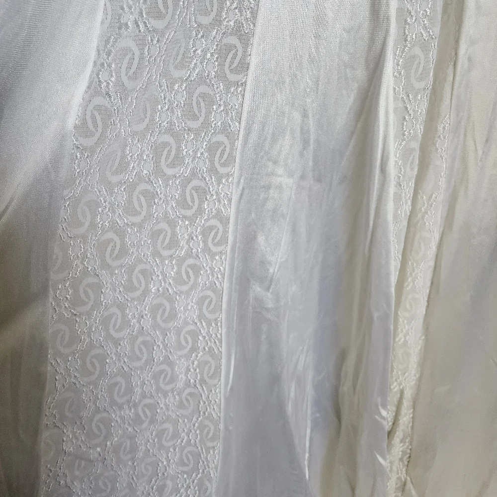 Vintage-Inspired White Lace Inset Maxi Nightgown – Romantic & Bridal